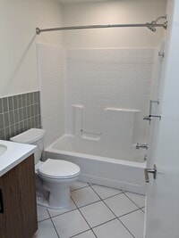 Building Photo - 2811-2812 E St