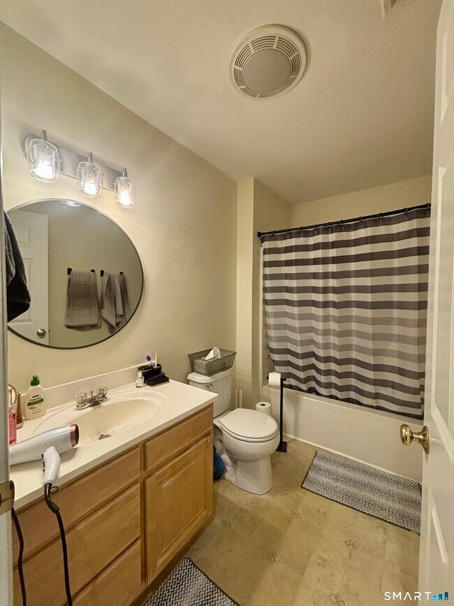 Building Photo - 14 Old Fitch Hill Rd