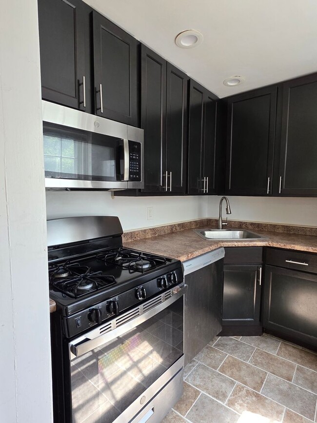 Building Photo - 2920 Woodpipe Ln