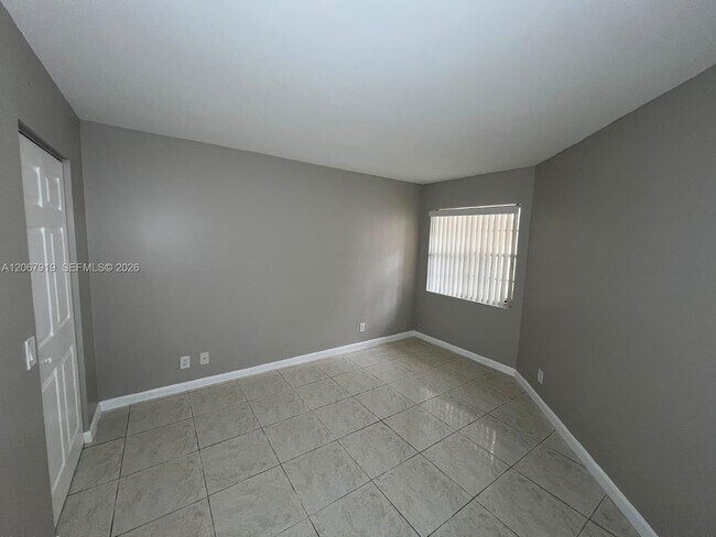Building Photo - 1591 Springside Dr