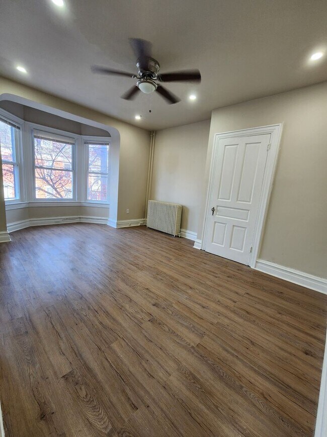 Building Photo - 330 W Philadelphia St