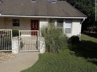 Building Photo - 508 Hi Cir N