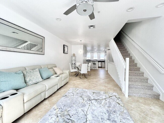 Building Photo - 840 Marina Del Ray Ln