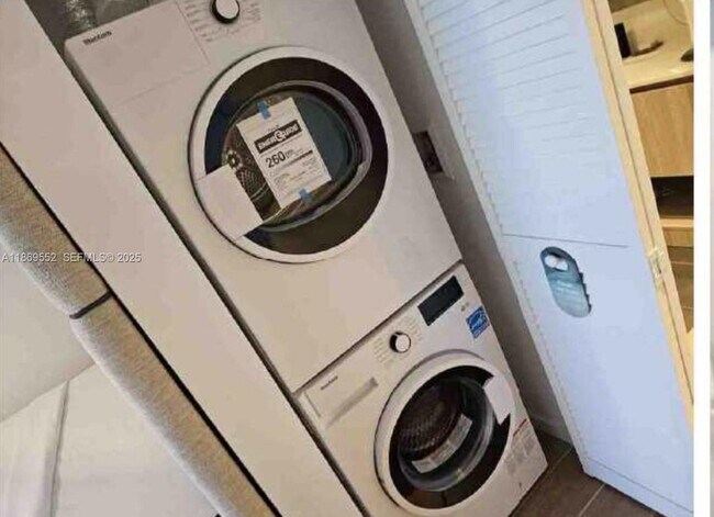 Building Photo - 398 NE 5th St