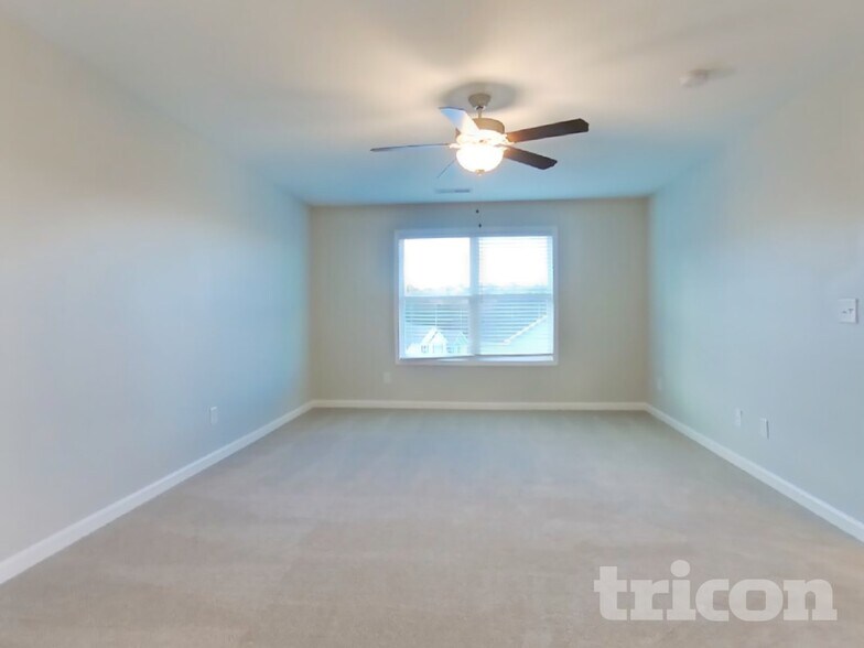 Building Photo - 142 Waters Edge Pkwy