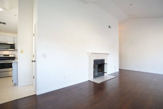 Building Photo - Coming Soon - Charming Two Bedroom Napa Condo