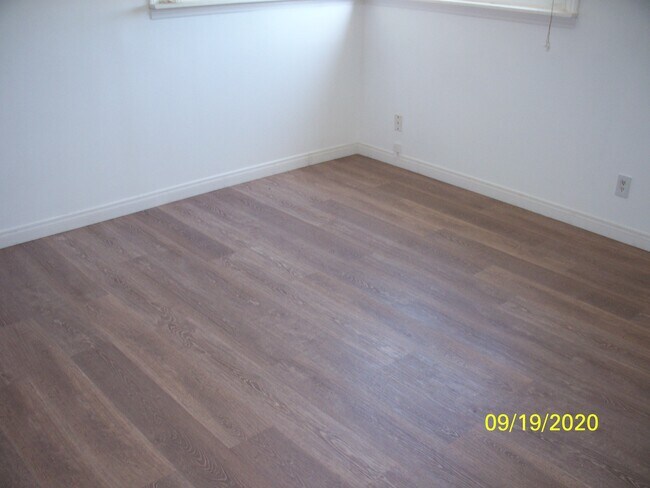 Building Photo - 7339 W 91st St