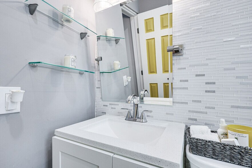 Building Photo - 12415 NW 20th Ct