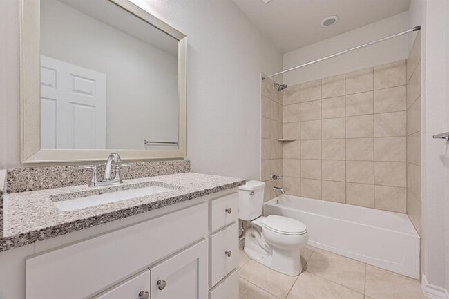 Building Photo - 174 Silktassel Way