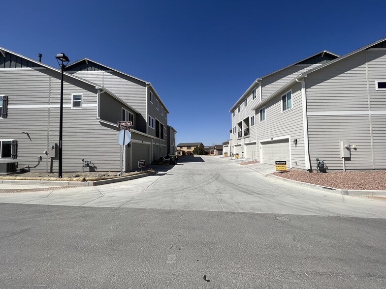 Building Photo - 7862 Kirwin Hts