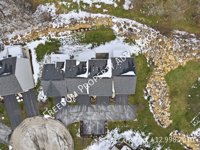 Building Photo - 412 Olive Ln