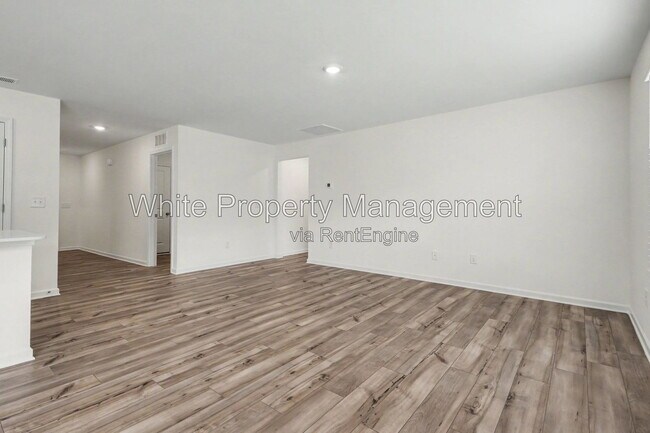 Building Photo - 313 W 18th St