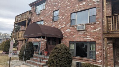 Building Photo - ***Please Respond Directly to the Online Listing, Calls May Not Be Returned***