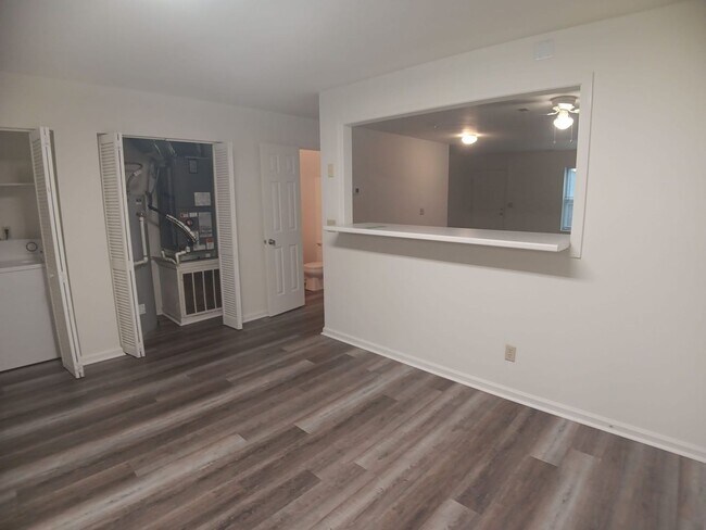 Building Photo - 206 Janie Ln