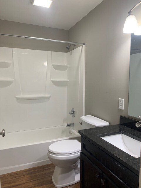 Building Photo - 641 W 44th St