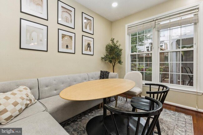 Building Photo - 46738 Oakmere Terrace