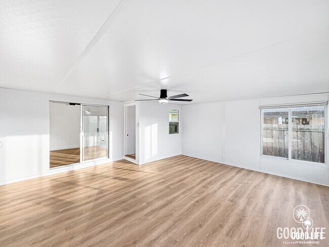 Building Photo - Coastal Charm Meets Modern Living in Beautiful Encinitas