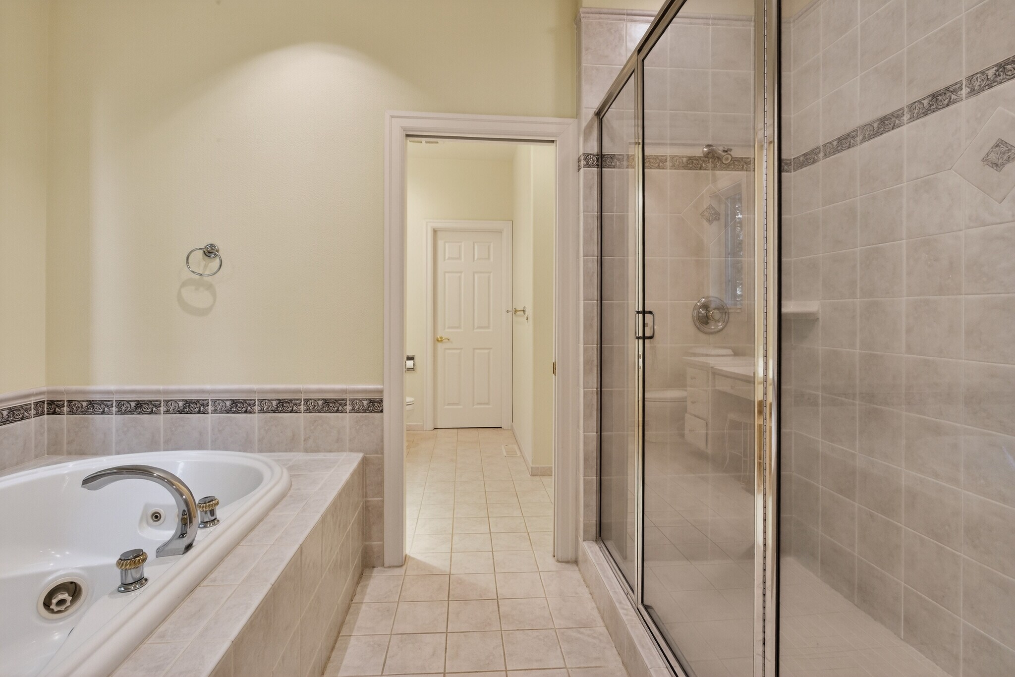 Building Photo - 1645 SE Oak Shore Ln