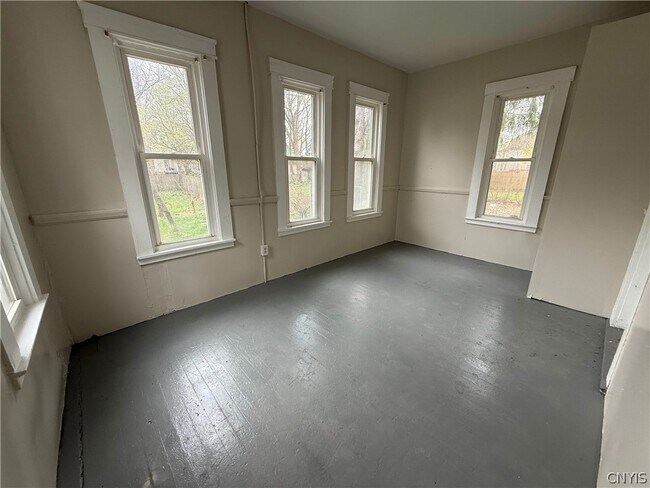 Building Photo - 367 Furman St