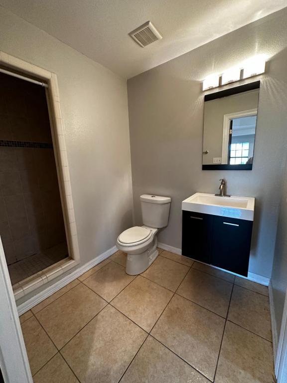 Building Photo - 10680 La Homa Rd