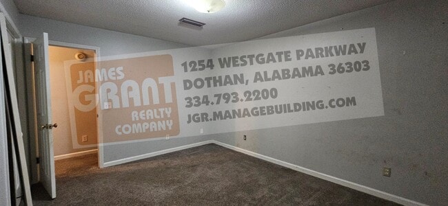 Building Photo - 211 Plantation Rd