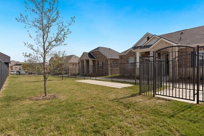 Building Photo - 360 W Frontier Pkwy