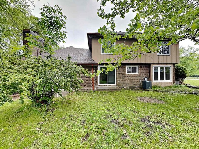 Building Photo - 721 Westshore Dr