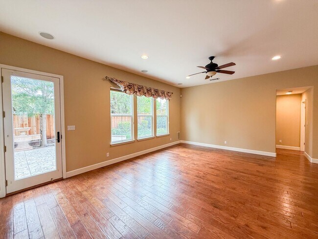 Building Photo - 342 Stanforth Ct