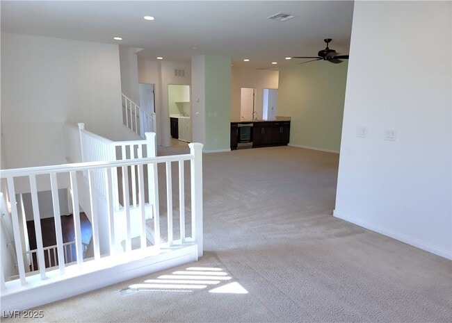 Building Photo - 10465 Saddle Mountain St