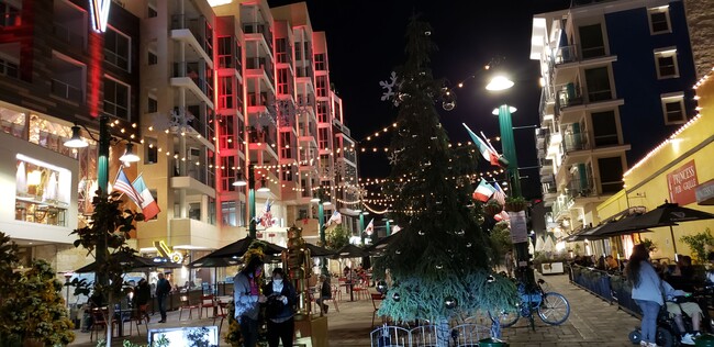 Building Photo - 602 W Fir St