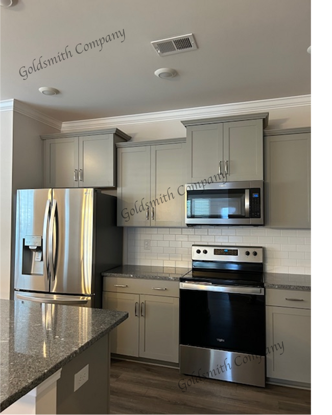 Building Photo - "Spacious 4-Bedroom Townhouse Retreat on Yellow Fox Road, Greer!"