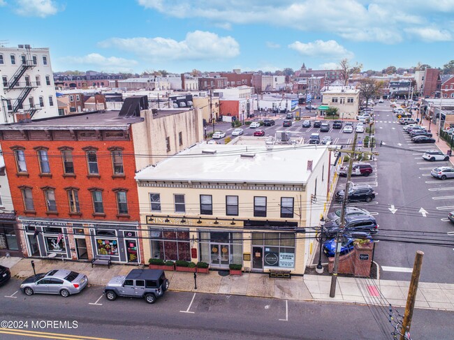 Building Photo - 31 W Front St