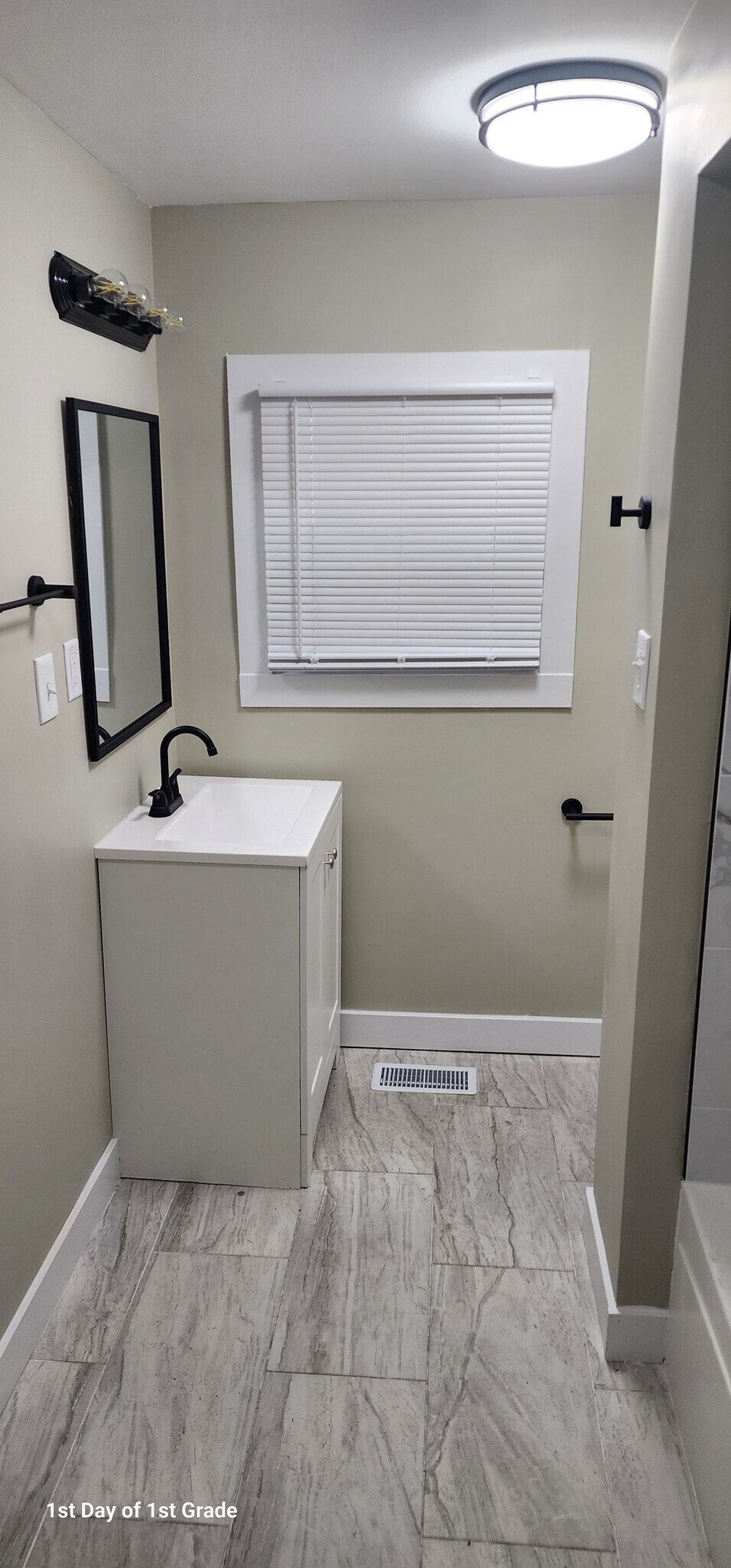 Building Photo - 261 N PERSHING AVE