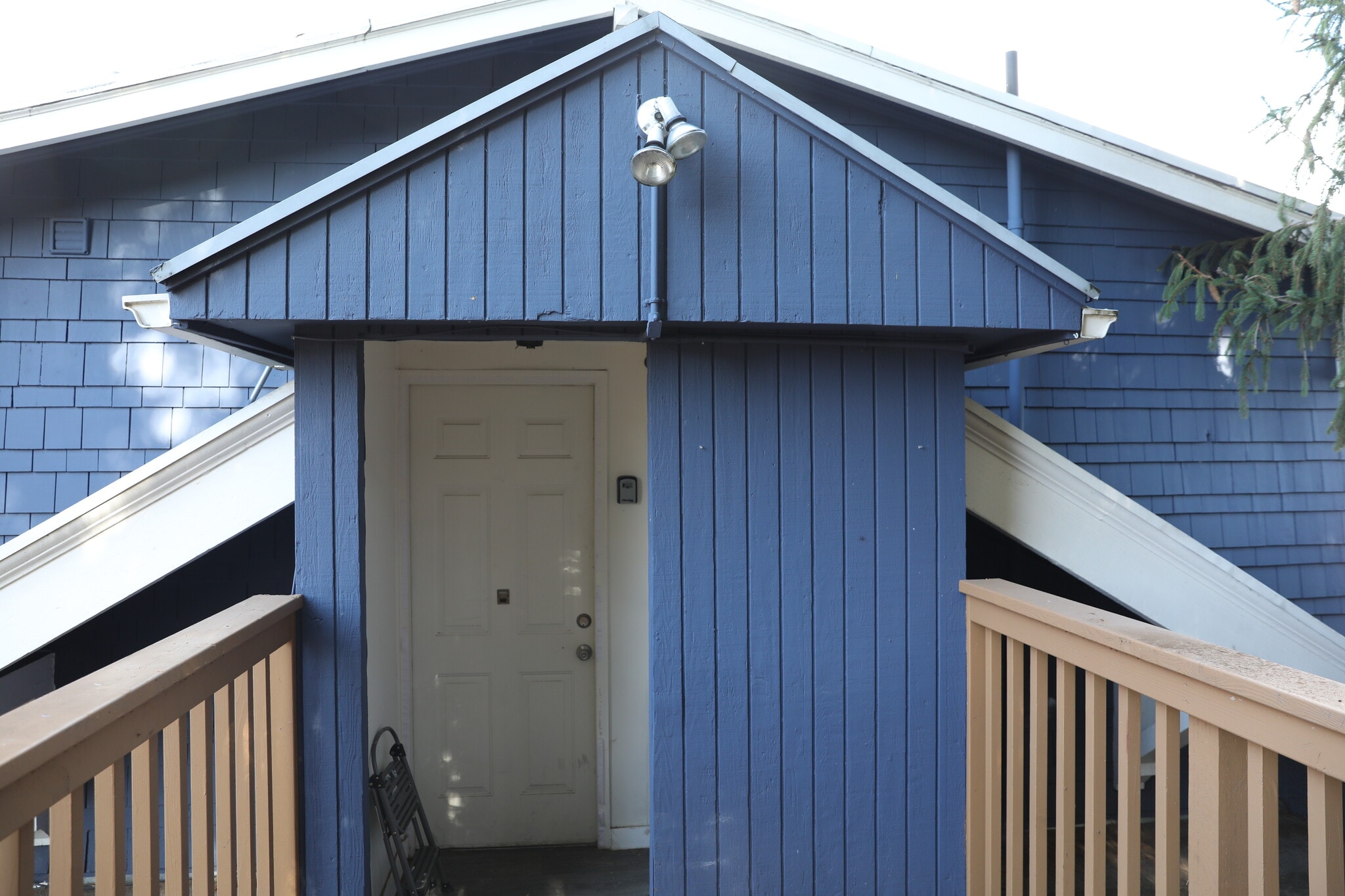 Building Photo - 2720 NE Weidler St