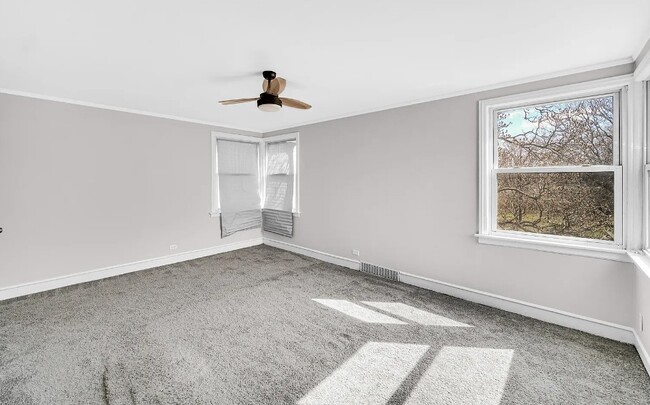 Building Photo - 8900 S Dauphin Ave