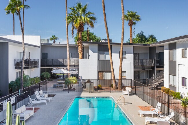 Pool - The Shorewood