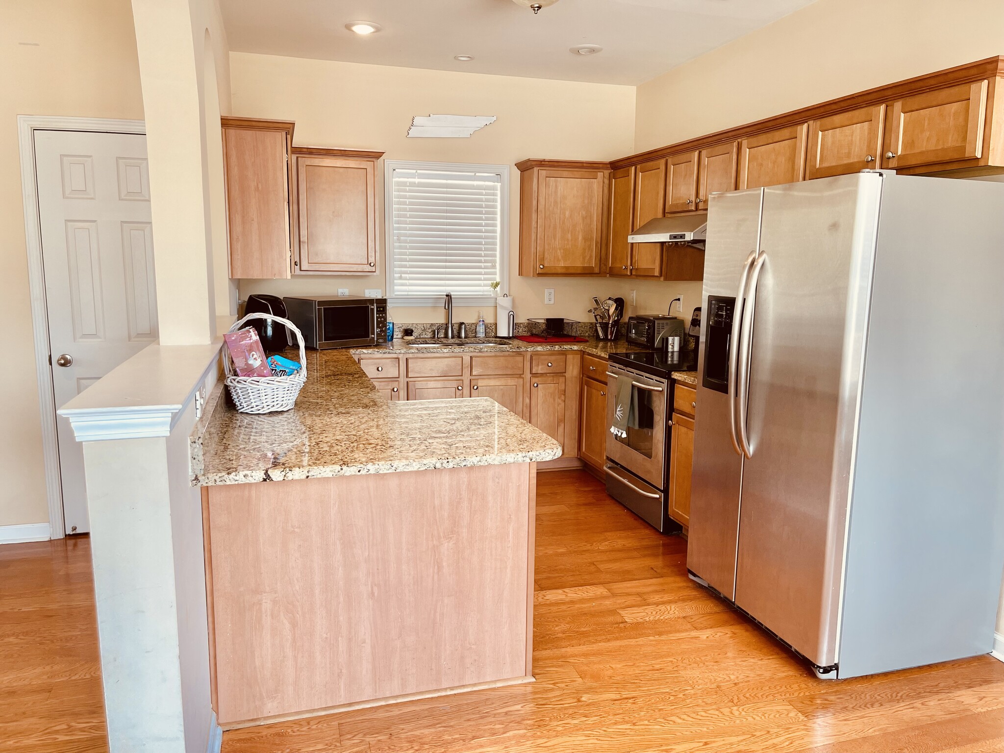 kitchen - 1436 Island Town Cove