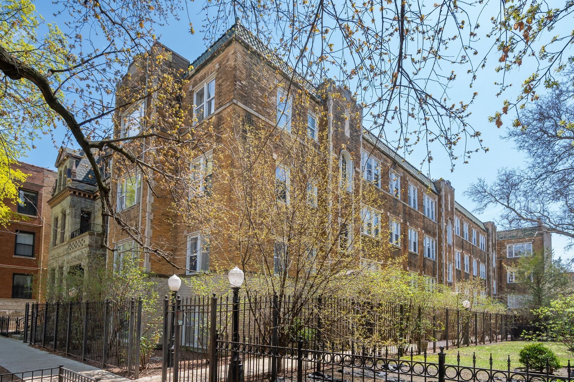 Building Photo - 613 W Arlington Pl