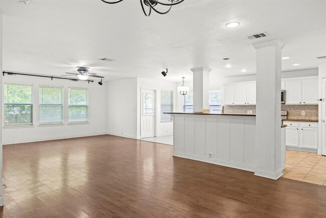 Building Photo - 789 Kingfisher Ln