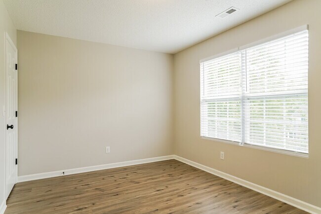 Building Photo - 1227 Arbor Greene Dr