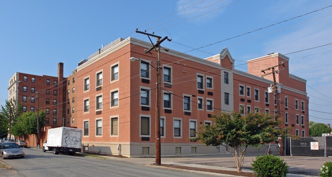 Building Photo - Kensington Court