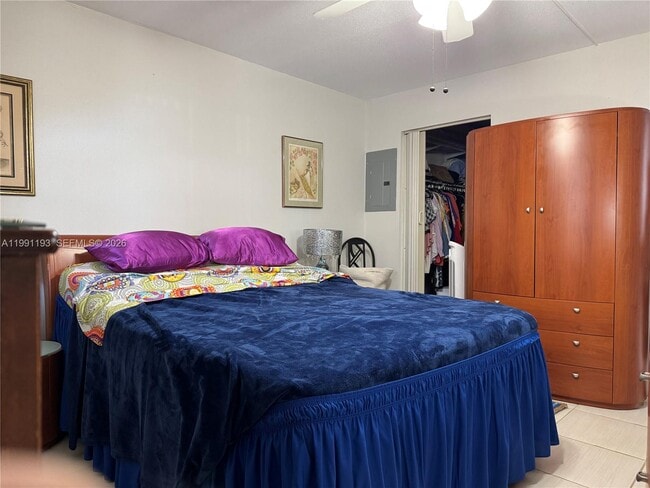 Building Photo - 629 Saxony Pl