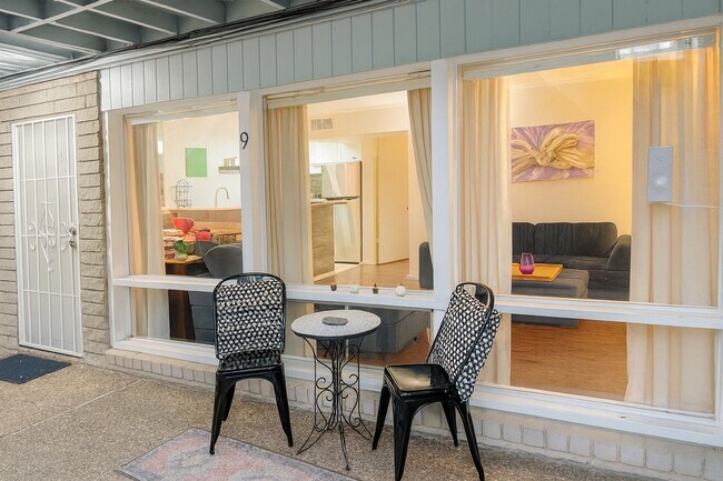 Building Photo - 3271 Sul Ross St