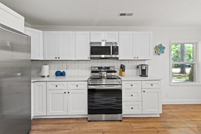 Building Photo - 405 11th St