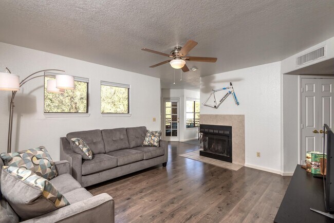 Building Photo - 6655 N Canyon Crest Dr