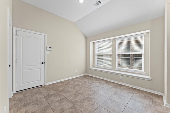 Building Photo - 38 Tallgrass Way