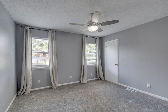 Building Photo - 949 Piercefield Dr