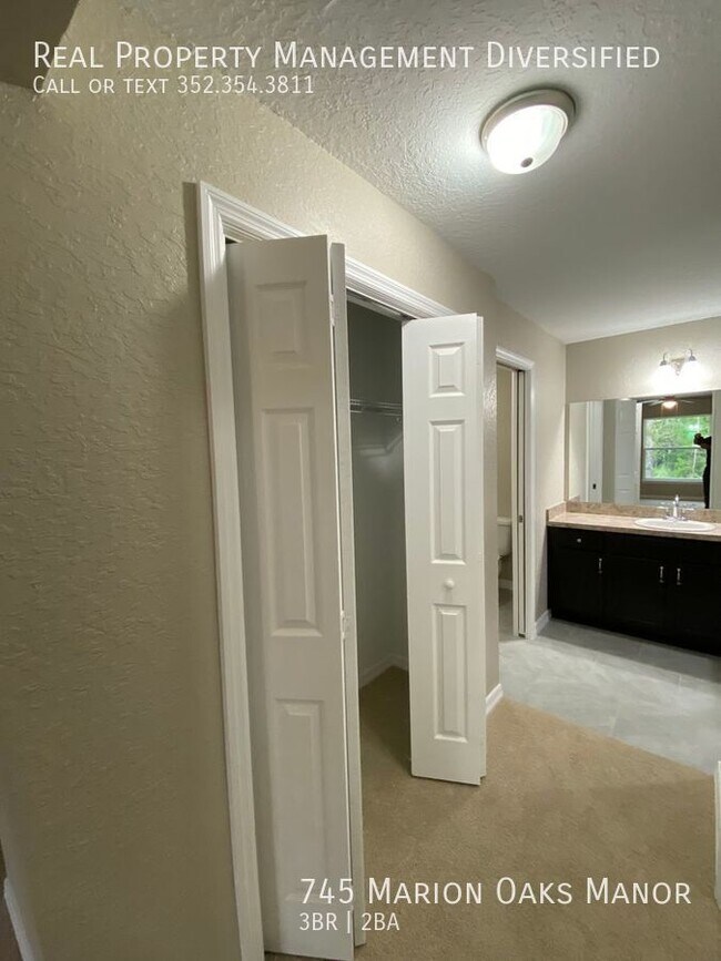 Building Photo - 745 Marion Oaks Manor