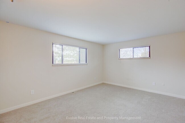 Building Photo - Evolve Real Estate: Exceptional Location! Remodeled 4-Bed Greenwood Village Home Walkable to Cher...