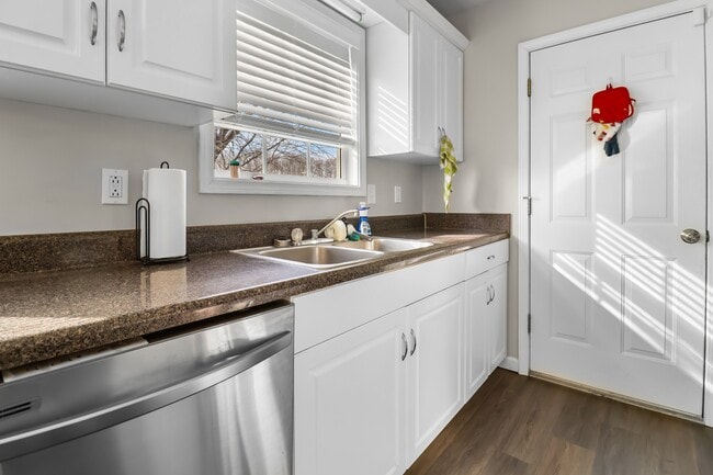 Building Photo - 3741 Cave Mill Ct